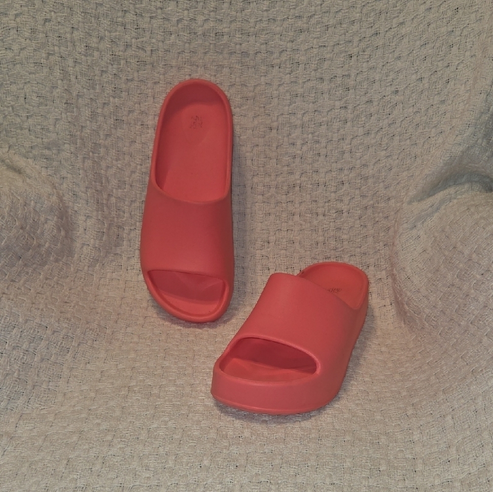 Wild Fable Hot Pink Slide Sandals